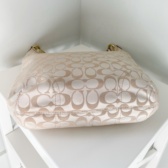 Coach Floral Hobo Bag - Picture 6 of 16